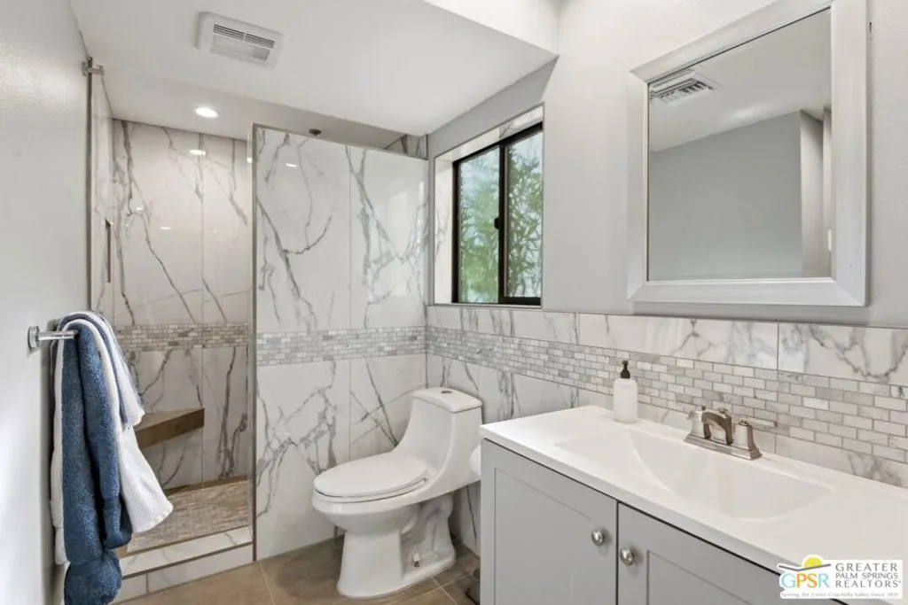 1725 N Via Miraleste 2111, Palm Springs, California 92262 home-pic-21